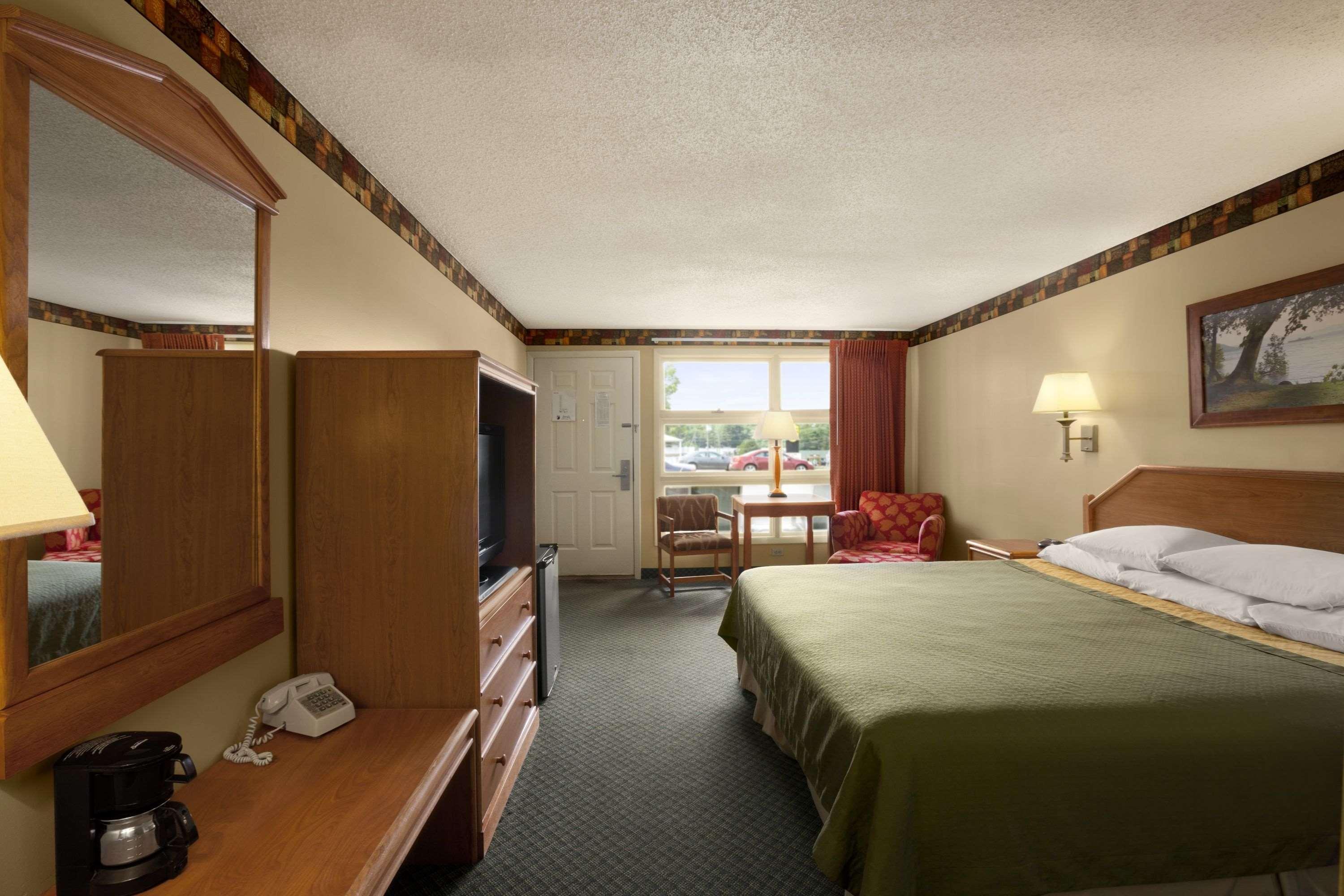 Super 8 By Wyndham Lake George/Downtown Buitenkant foto