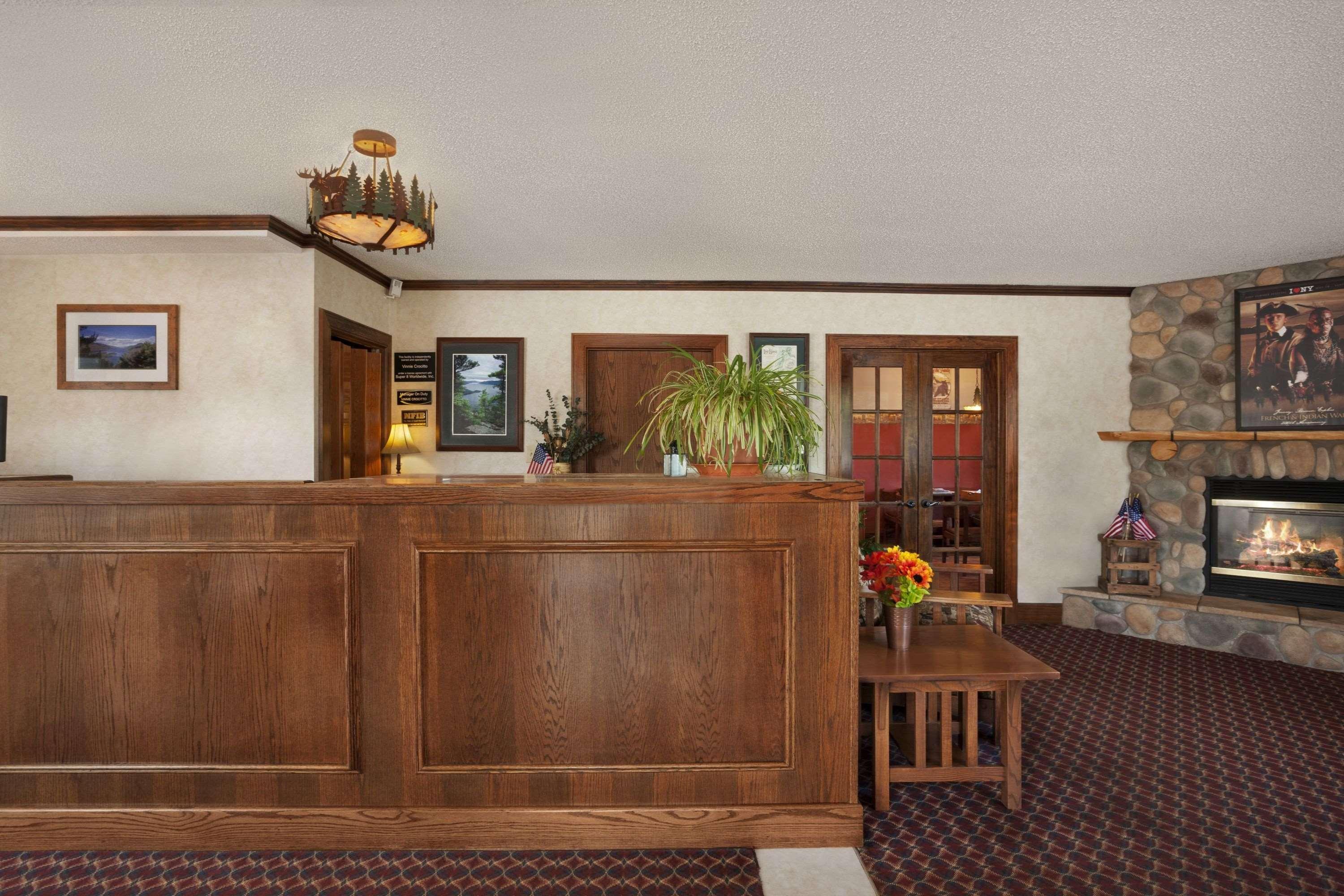 Super 8 By Wyndham Lake George/Downtown Buitenkant foto