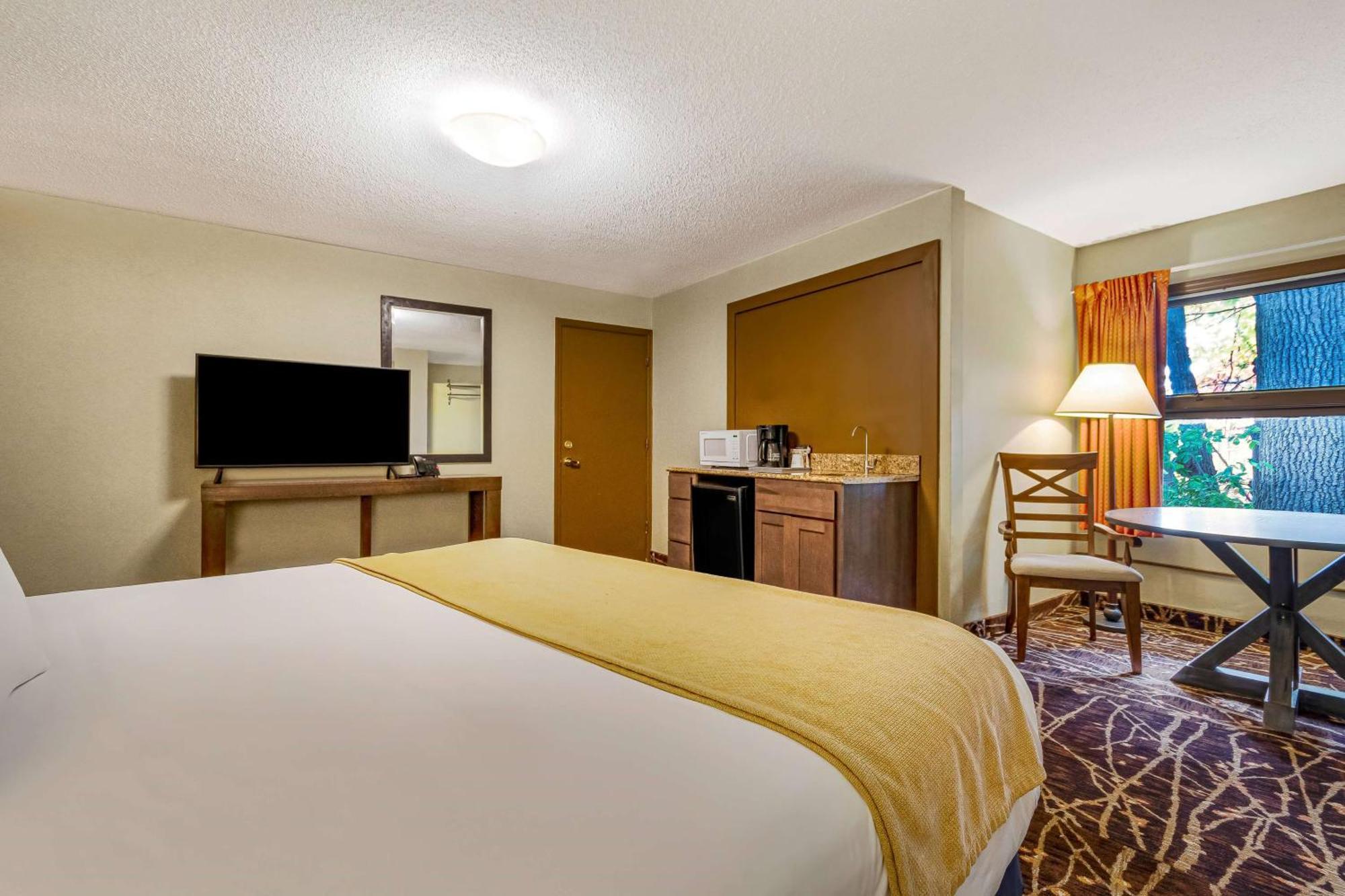 Super 8 By Wyndham Lake George/Downtown Buitenkant foto