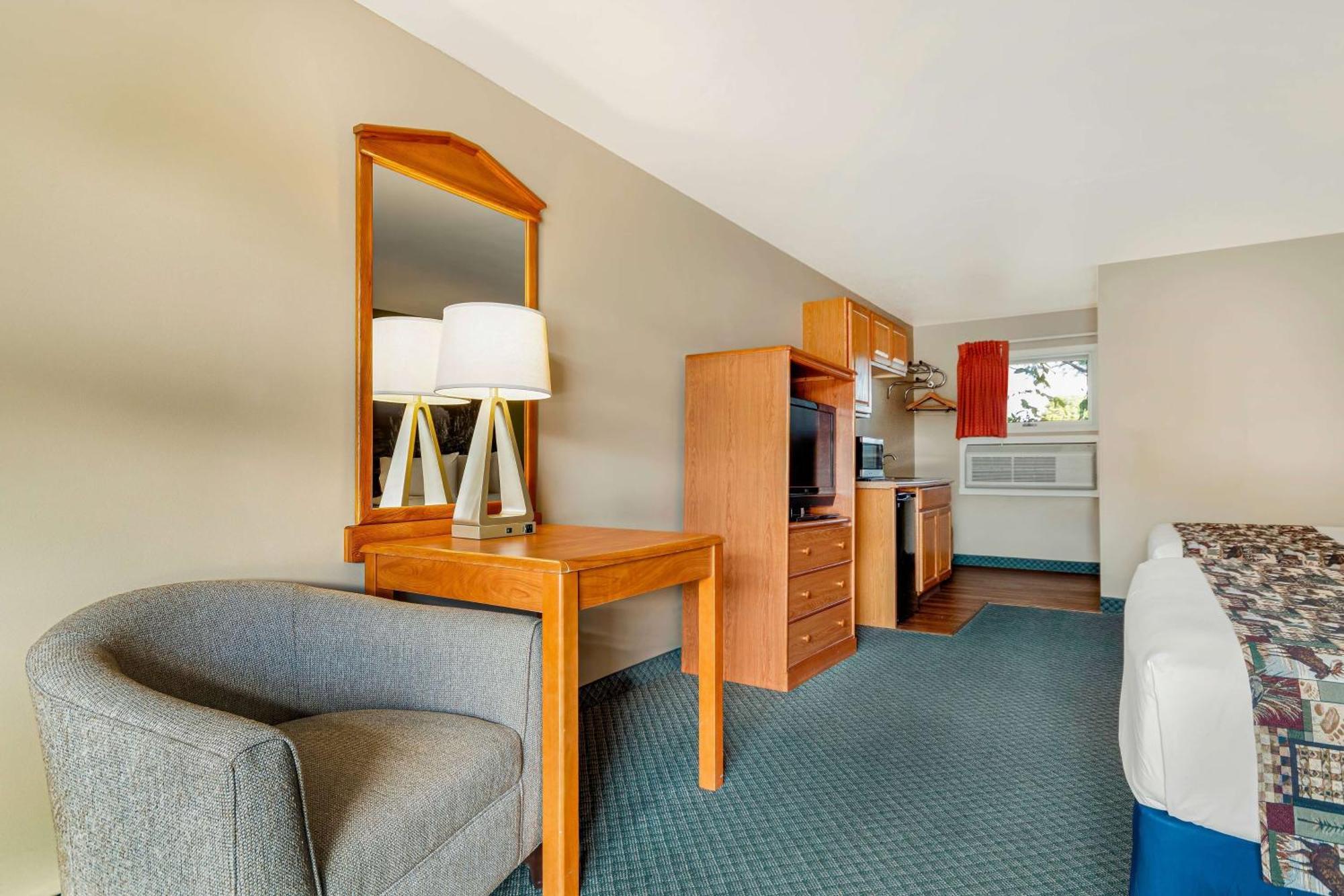 Super 8 By Wyndham Lake George/Downtown Buitenkant foto
