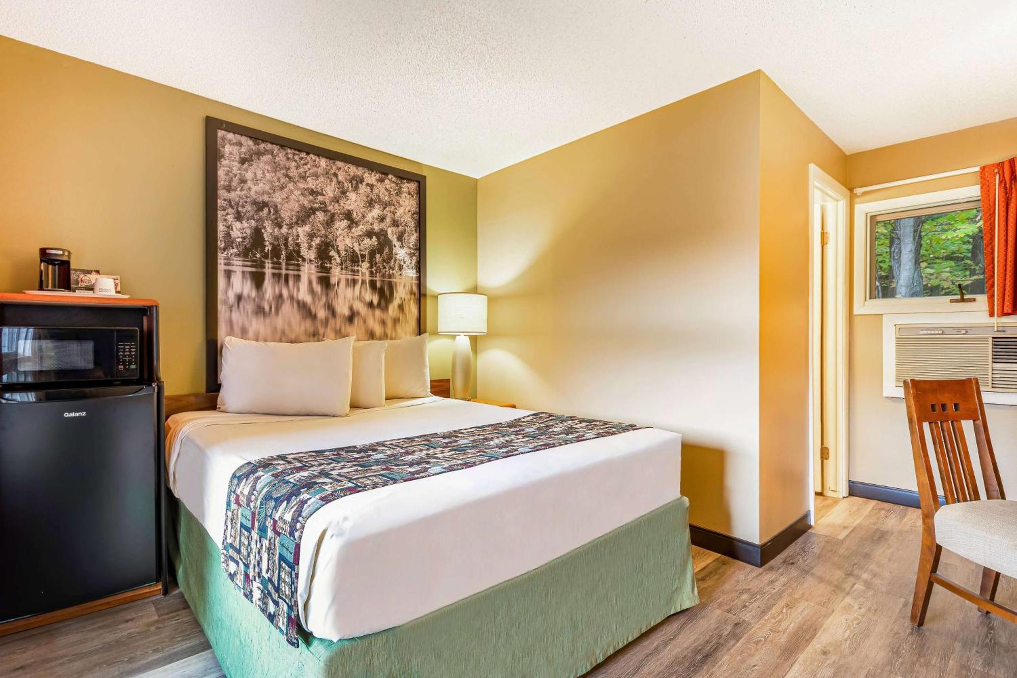 Super 8 By Wyndham Lake George/Downtown Buitenkant foto