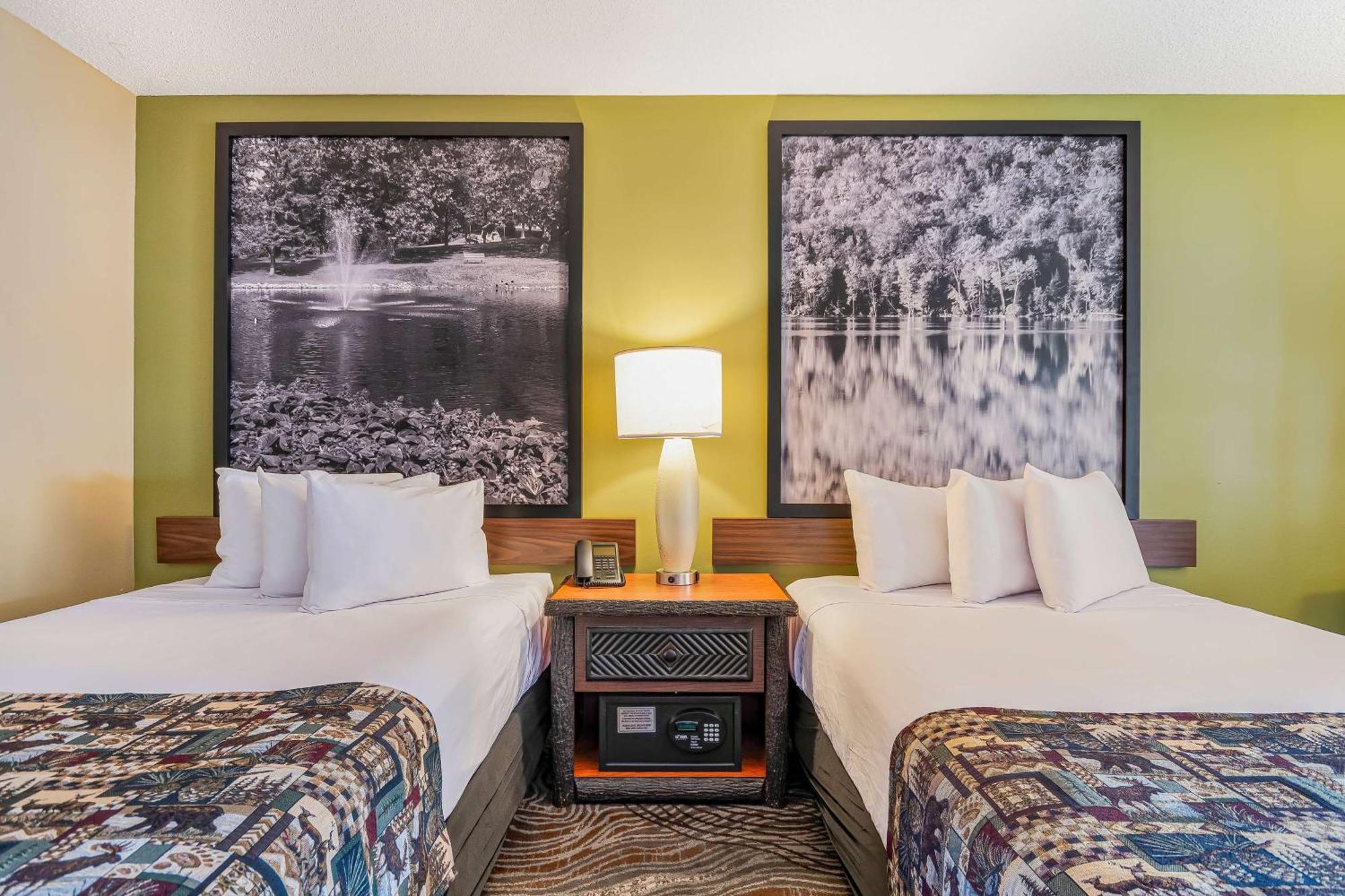 Super 8 By Wyndham Lake George/Downtown Buitenkant foto